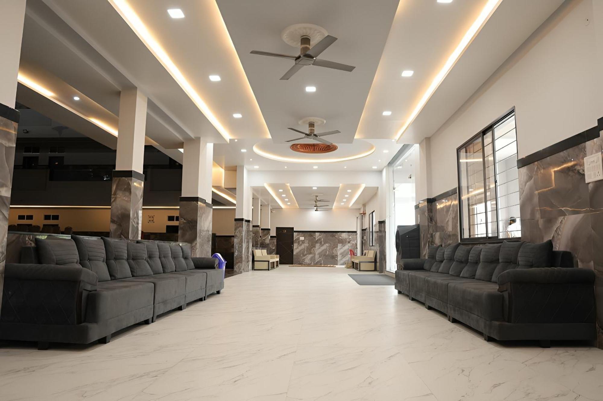 Navkar Palace Hotel & Resort, Sanawad Экстерьер фото